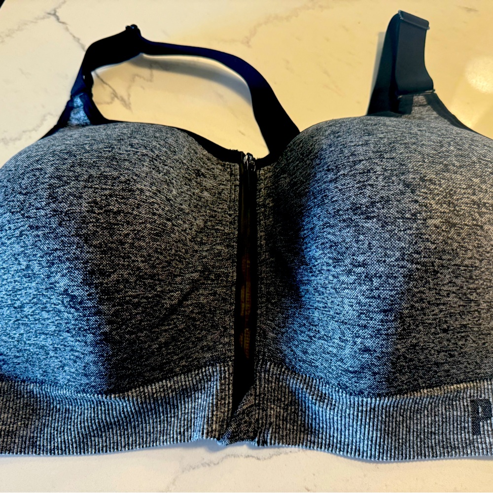 NWT, PINK front zip sports bra with adjustable straps, Size XL